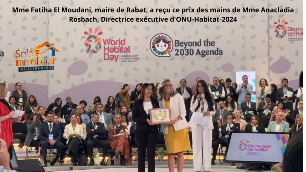 Mme Fatiha El Moudani, maire de Rabat, a reçu ce prix des mains de Mme Anacladia Rosbach, Directrice exécutive d'ONU-Habitat.